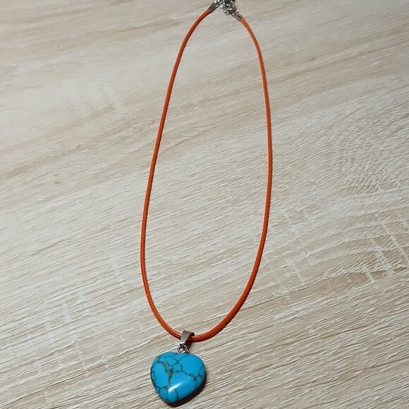 NWOT Fashion Necklace Blue Turquoise Patterned Heart Pendant Jewelry #30 - Picture 2 of 7